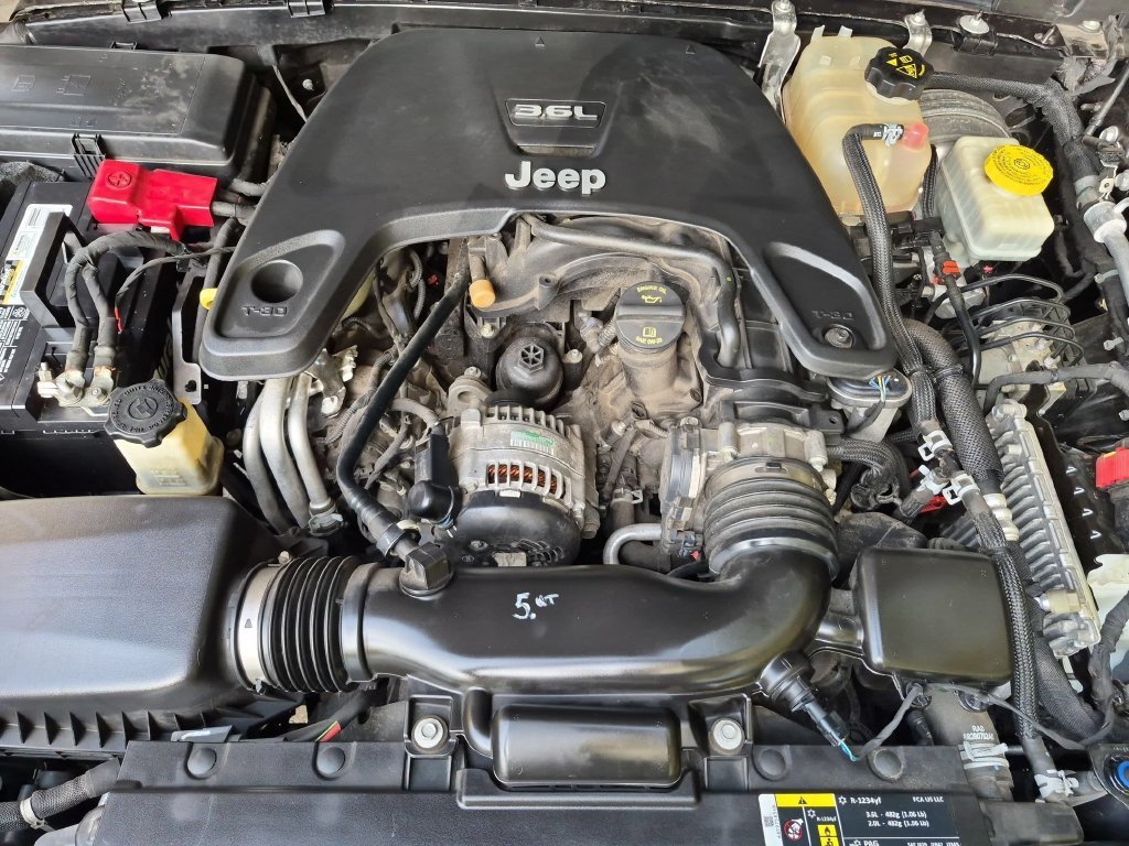 Used 2019 Gray Jeep Sport image 23