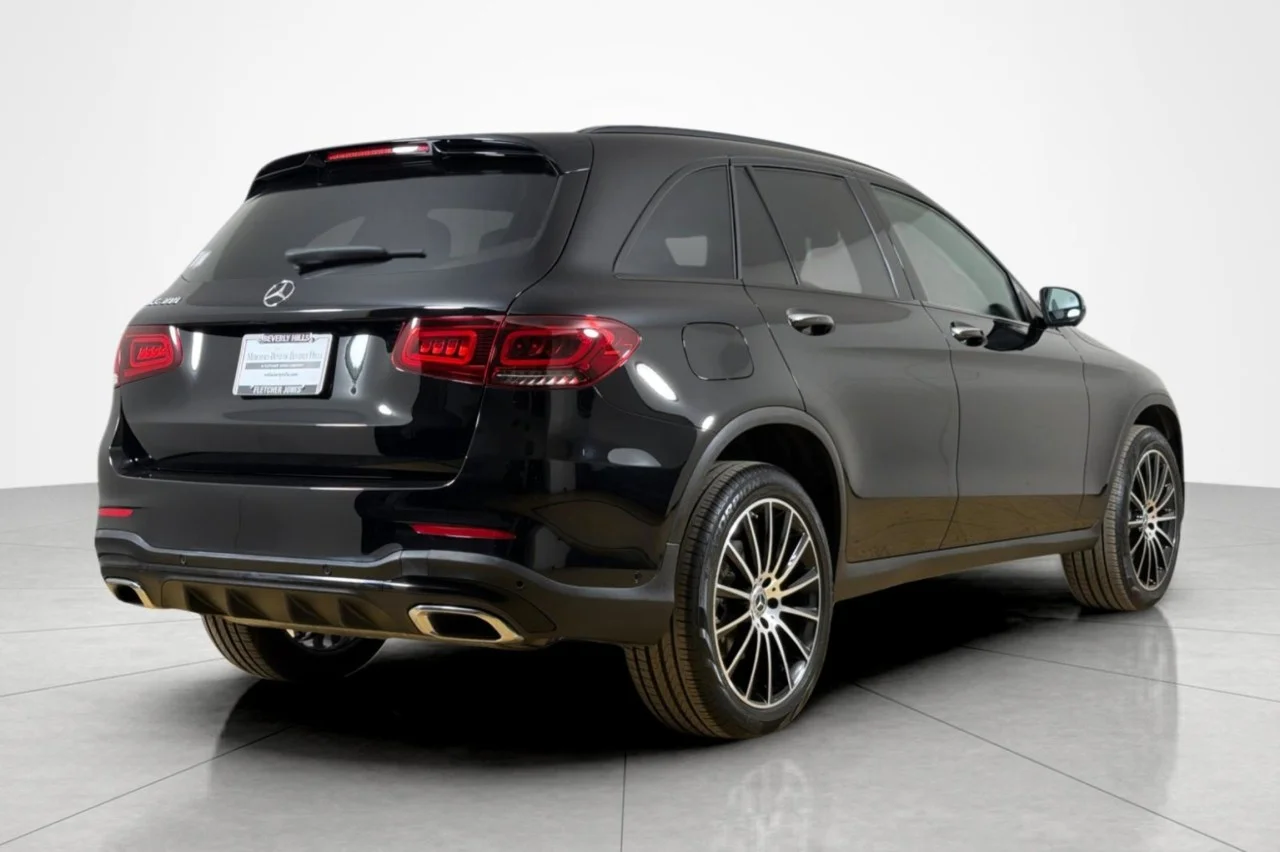 Certified Used 2022 Black Mercedes-Benz GLC 300 image 5