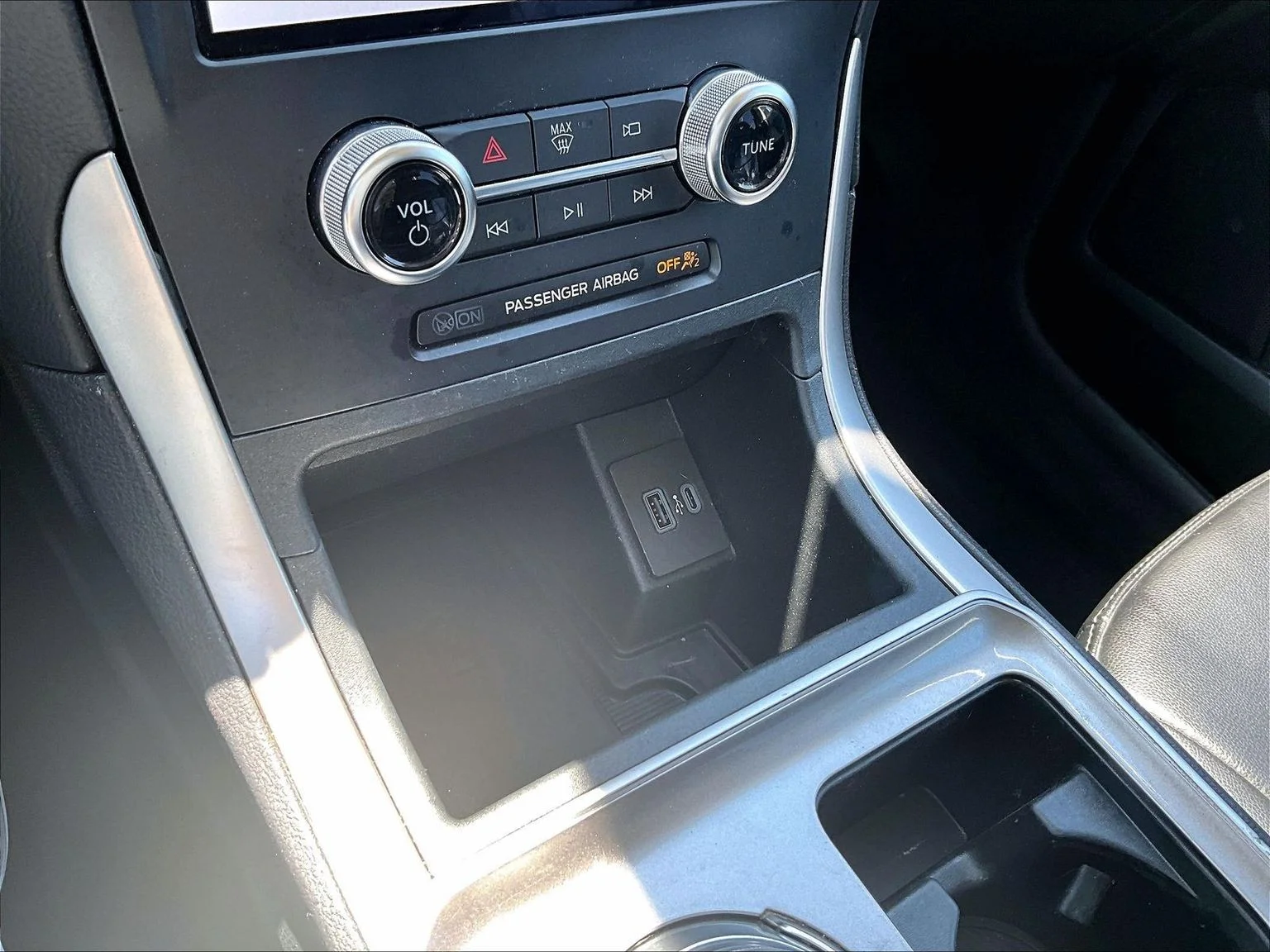 Used 2024 White Ford SEL image 32