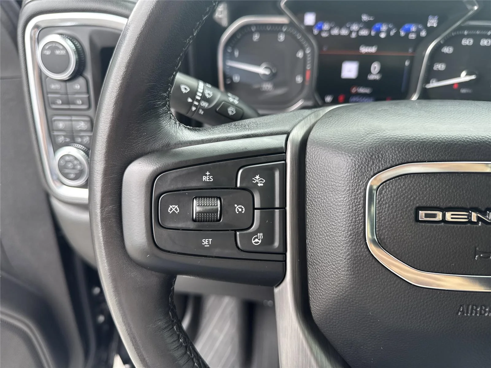 Used 2023 Onyx Black GMC Denali image 23