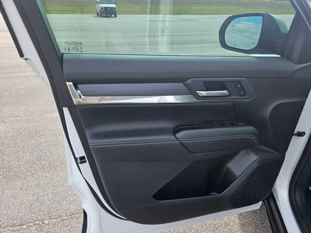 New 2026 Summit White GMC Elevation image 10