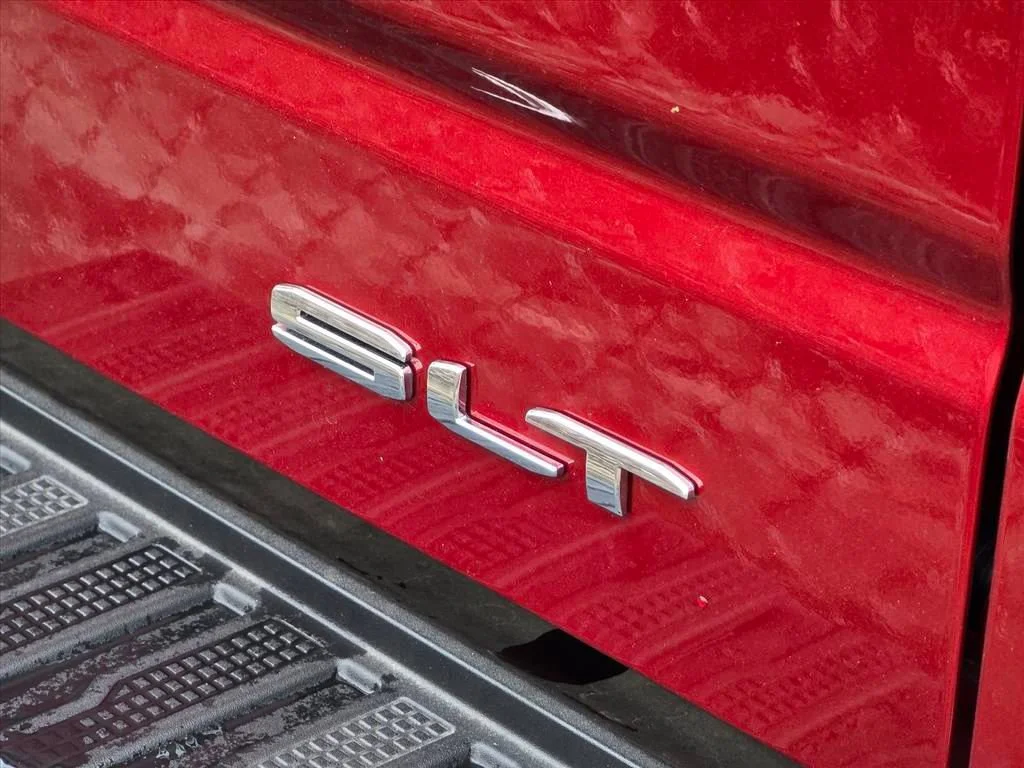 Used 2026 Volcanic Red Tintcoat GMC SLT image 14