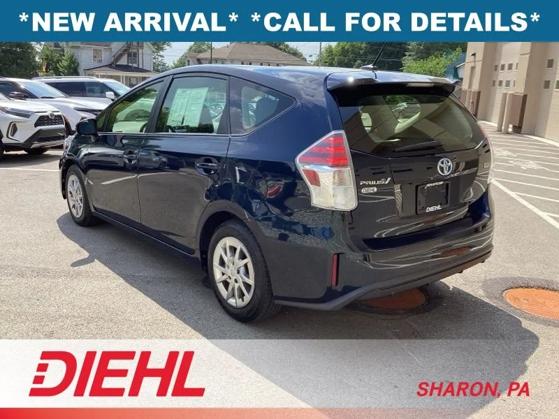 Used 2017  Toyota Four image 5
