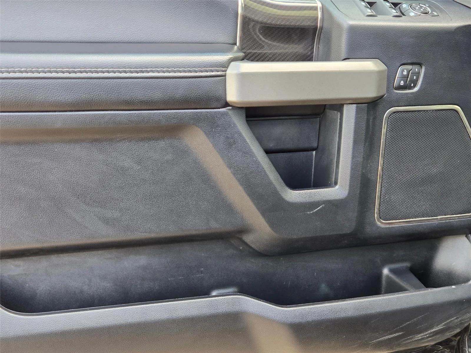 Used 2019 Magnetic Ford Raptor image 26