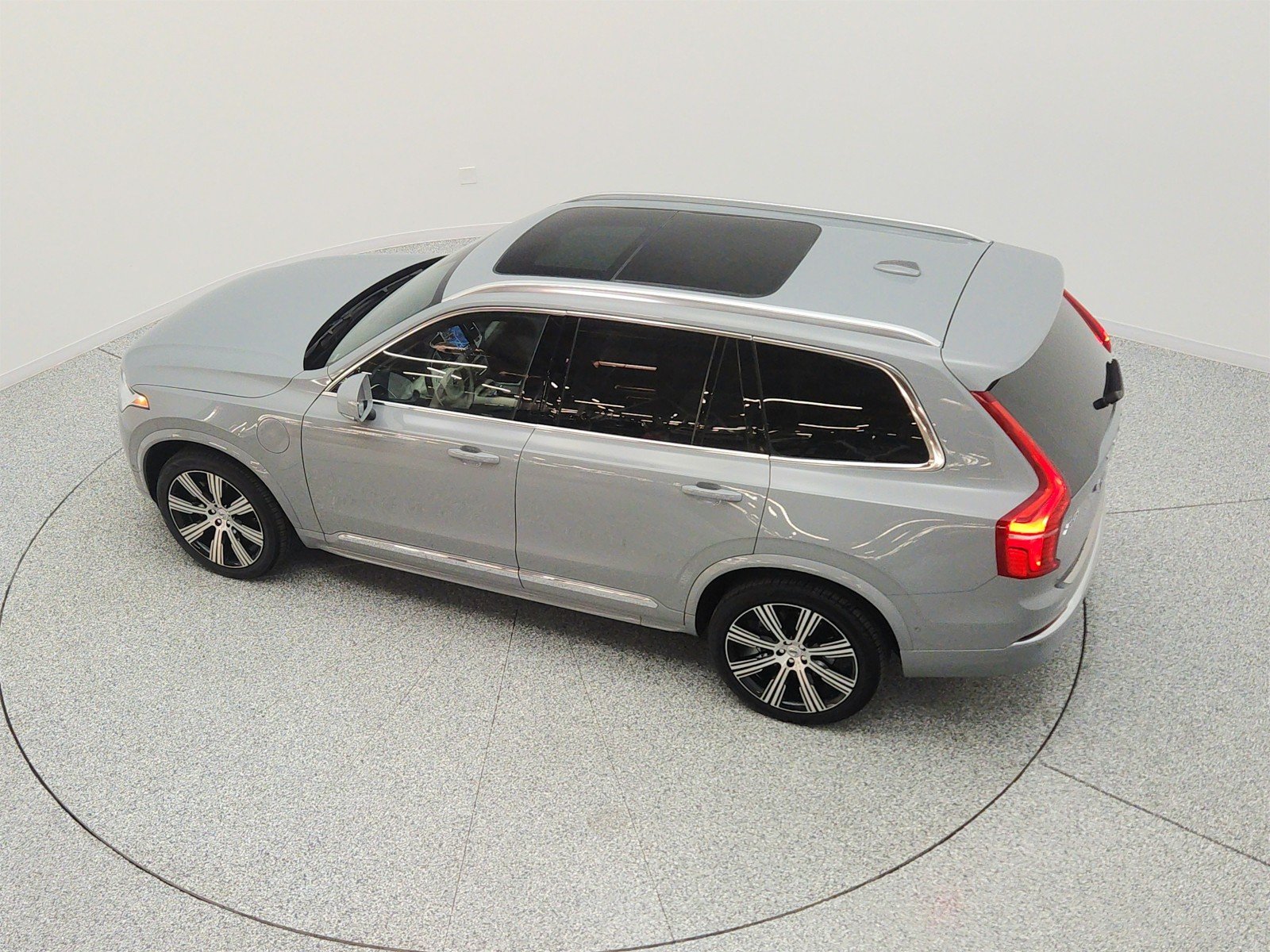 Used 2024 Vapour Grey Metallic Volvo T8 eAWD PHEV Plus 6P image 29