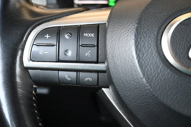 Used 2023 Black Lexus 460 image 28