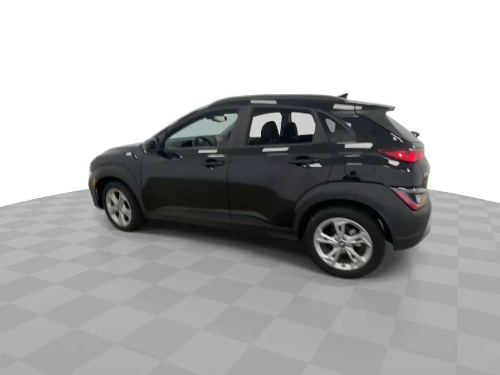 Used 2023 Black Hyundai SEL image 7