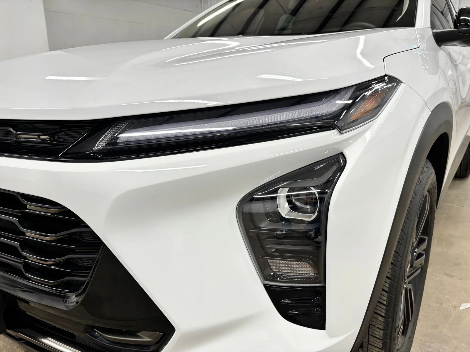 Used 2025 White Chevrolet ACTIV image 9