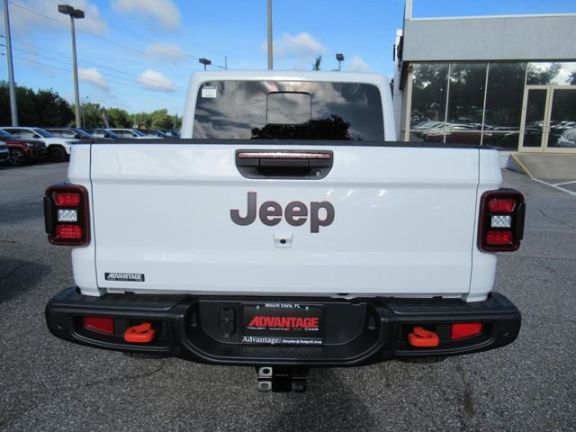 New 2026 Bright White Clear-Coat Exterior Paint Jeep Mojave X image 6