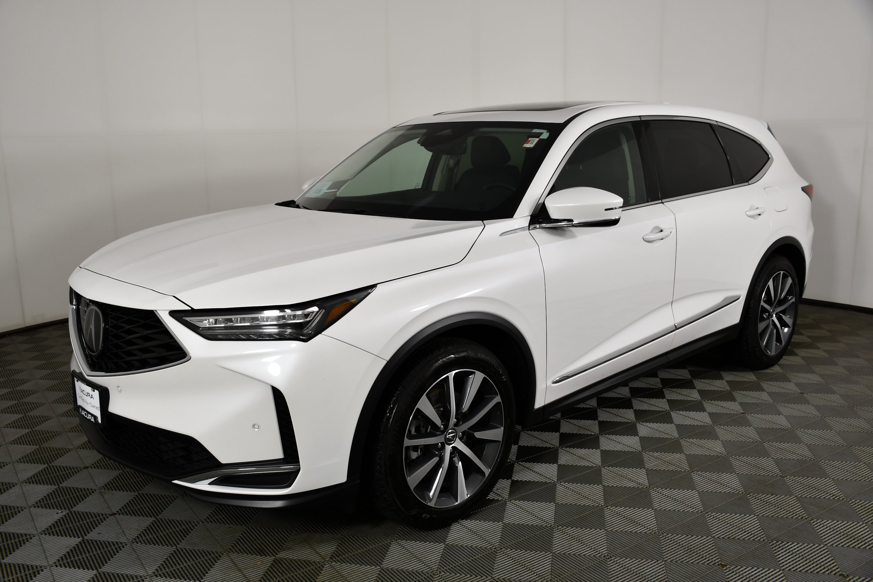 Certified Used 2025 Platinum White Pearl Acura w/Technology Package image 10