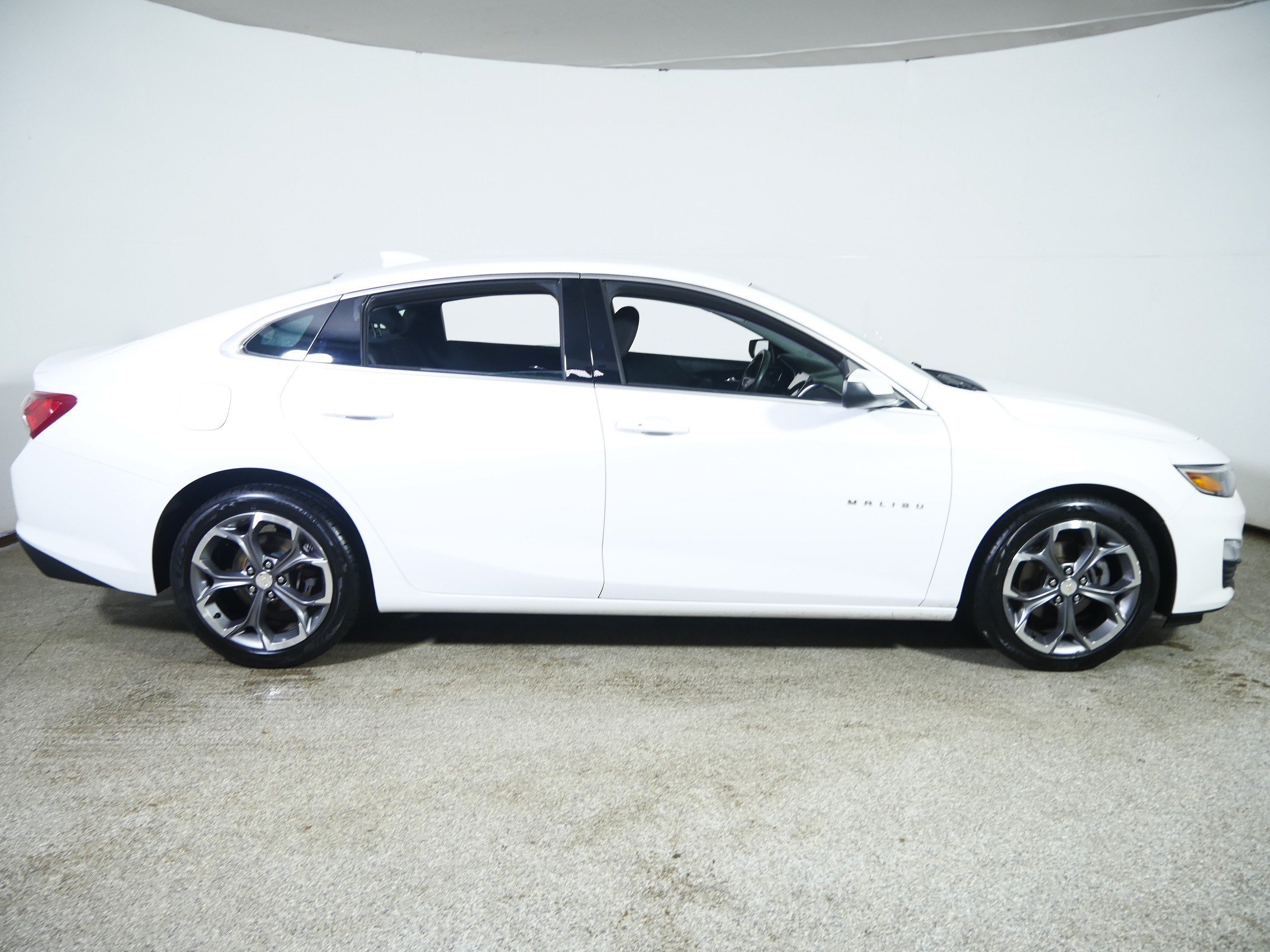 Used 2020 SUMMIT WHITE Chevrolet LT image 8