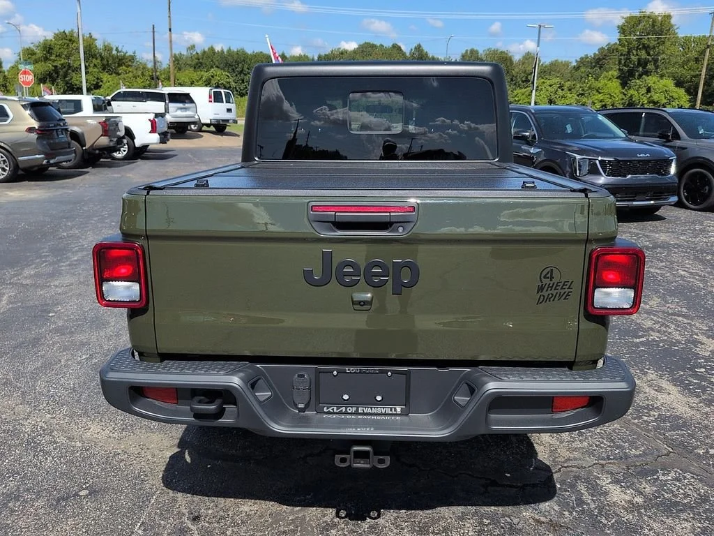 Used 2023 Green Jeep Willys image 6