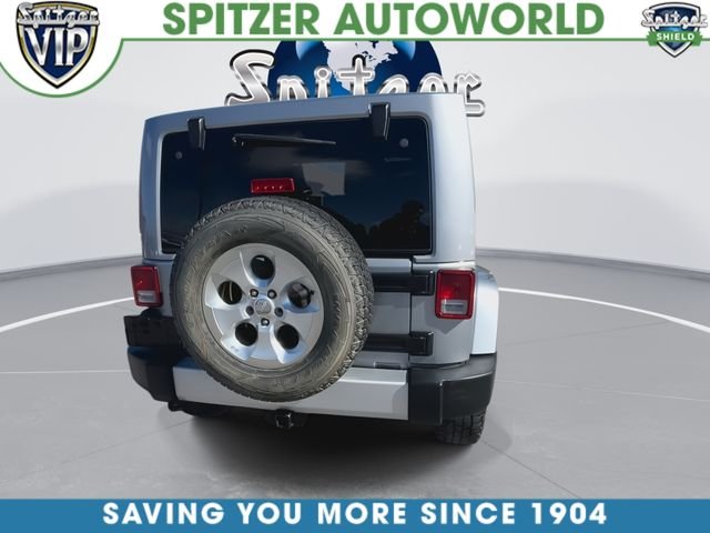 Used 2014 Gray Jeep Sahara image 8