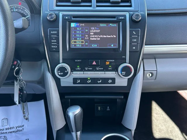Used 2012 Silver Toyota LE image 40