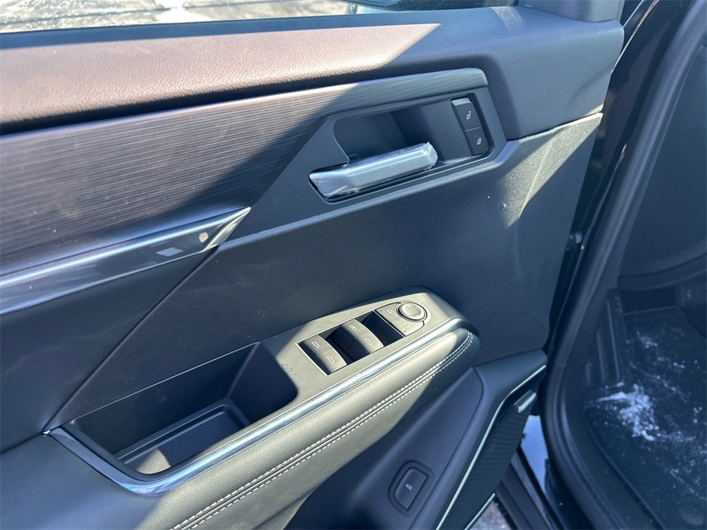 2026 GMC ACADIA - Image 13