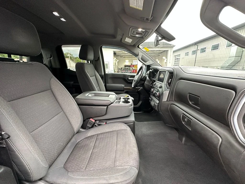 Used 2019 Red Chevrolet LT image 28