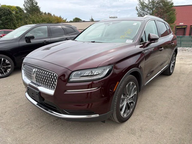 Used 2023 Red Lincoln Reserve image 3