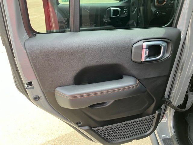 Used 2022 Sting-Gray Clearcoat Jeep Mojave image 24