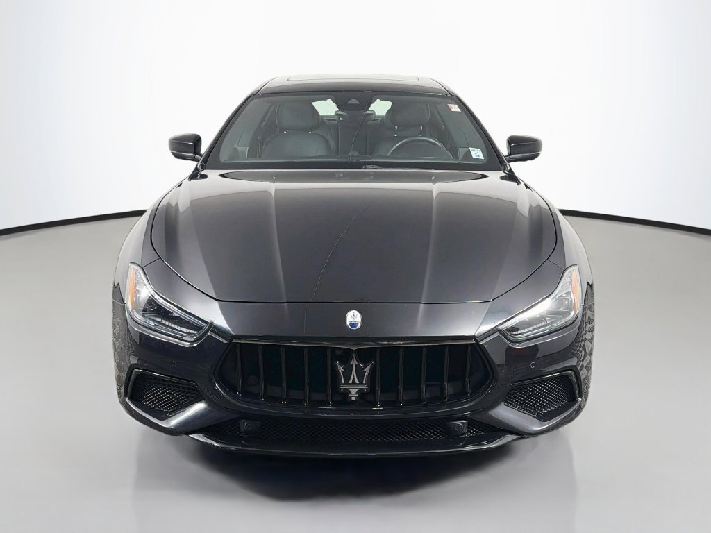 Used 2022 Black Maserati Modena Q4 image 2