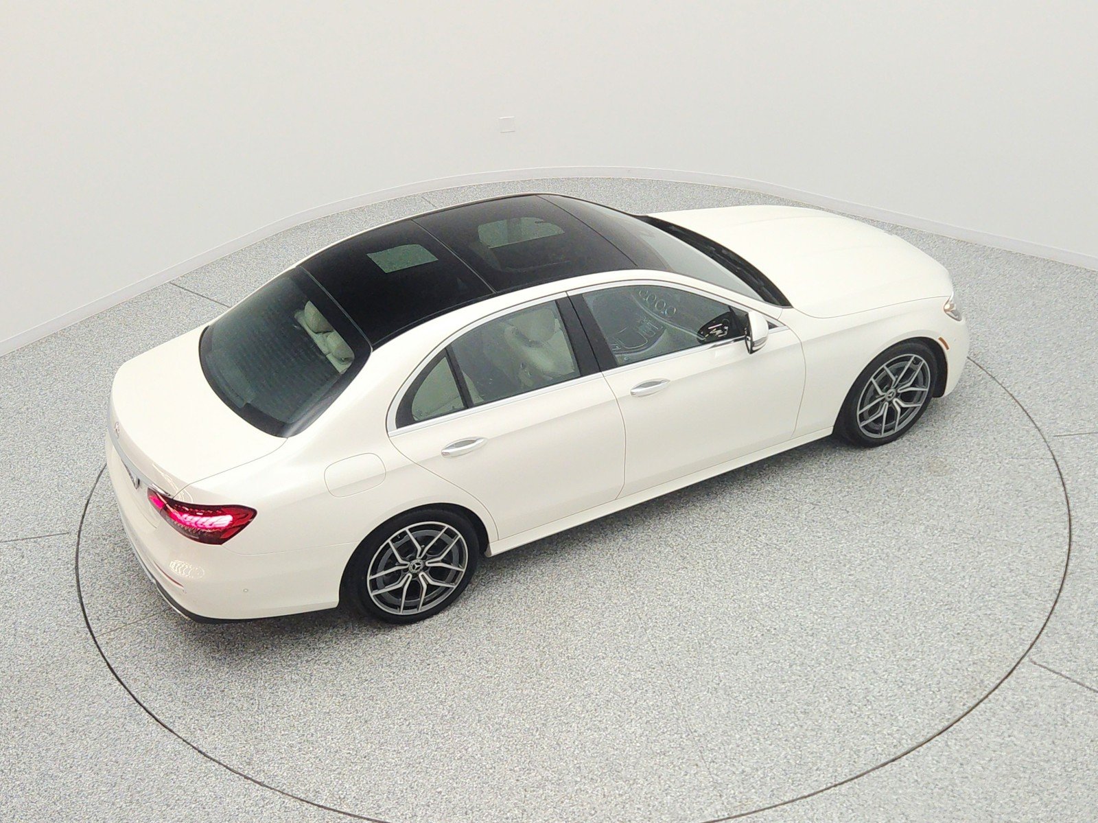Used 2022 MANUFAKTUR Diamond White Mercedes-Benz E 350 RWD Sedan image 27