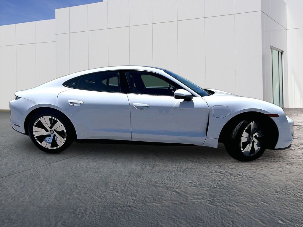 Used 2023 White Porsche  image 8