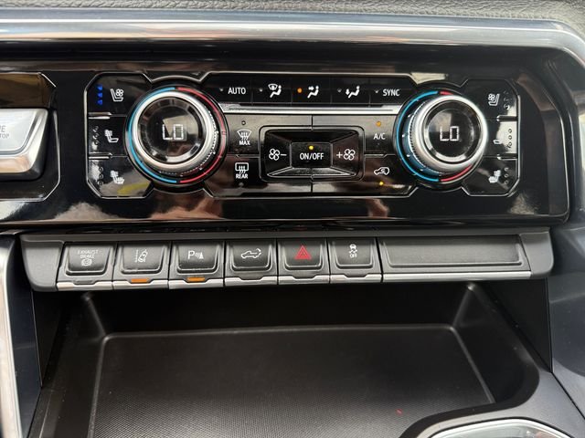 Used 2024 White GMC Denali image 18