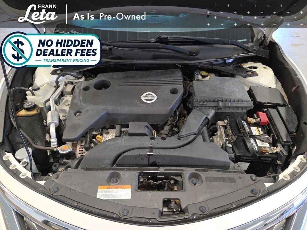 Used 2013 Pearl White Metallic Nissan  image 25