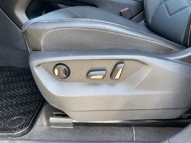 Used 2024 Gray Volkswagen 2.0T SE w/Technology image 24