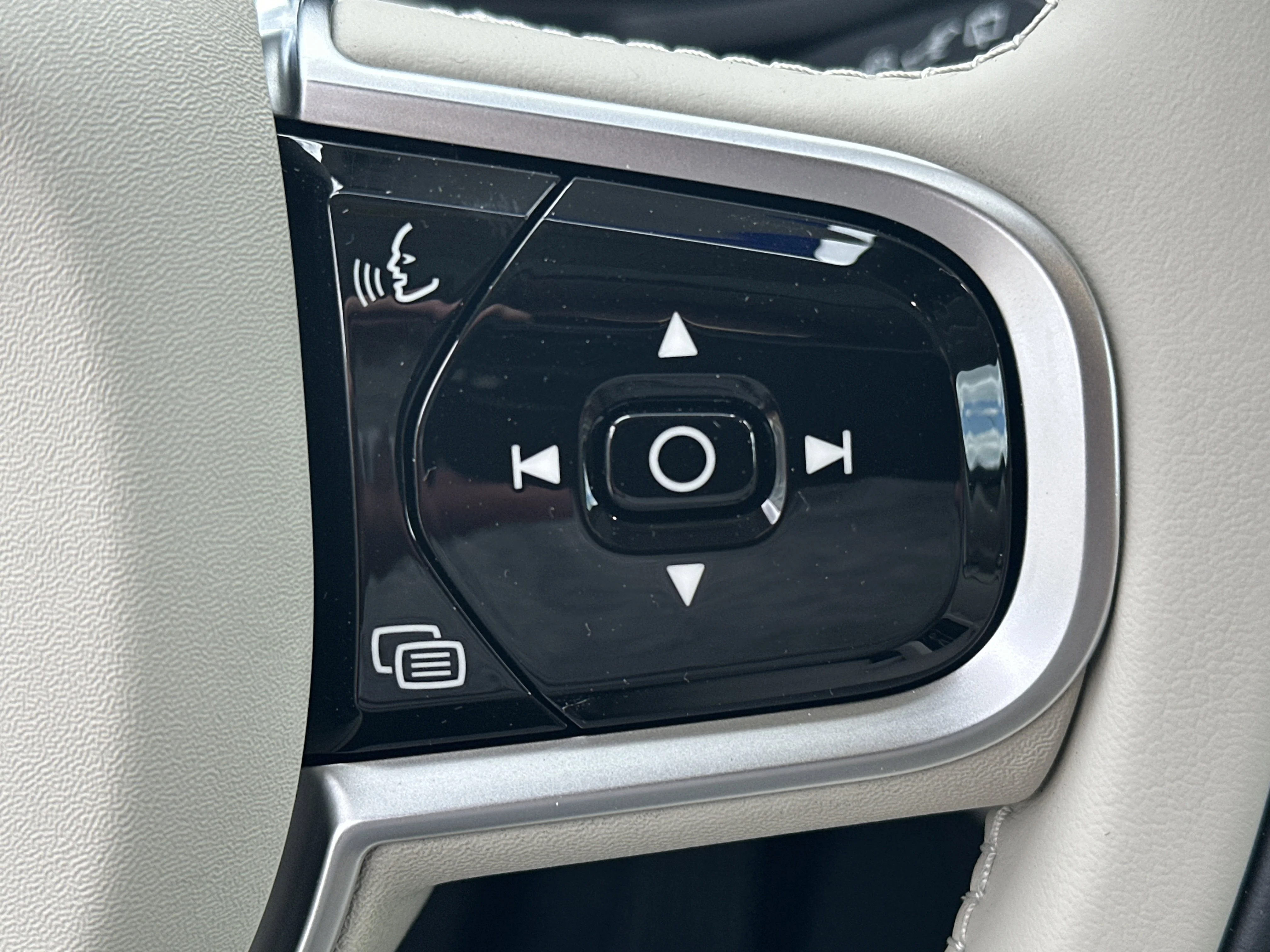 2026 Volvo V60 Cross Country Plus - Photo 18