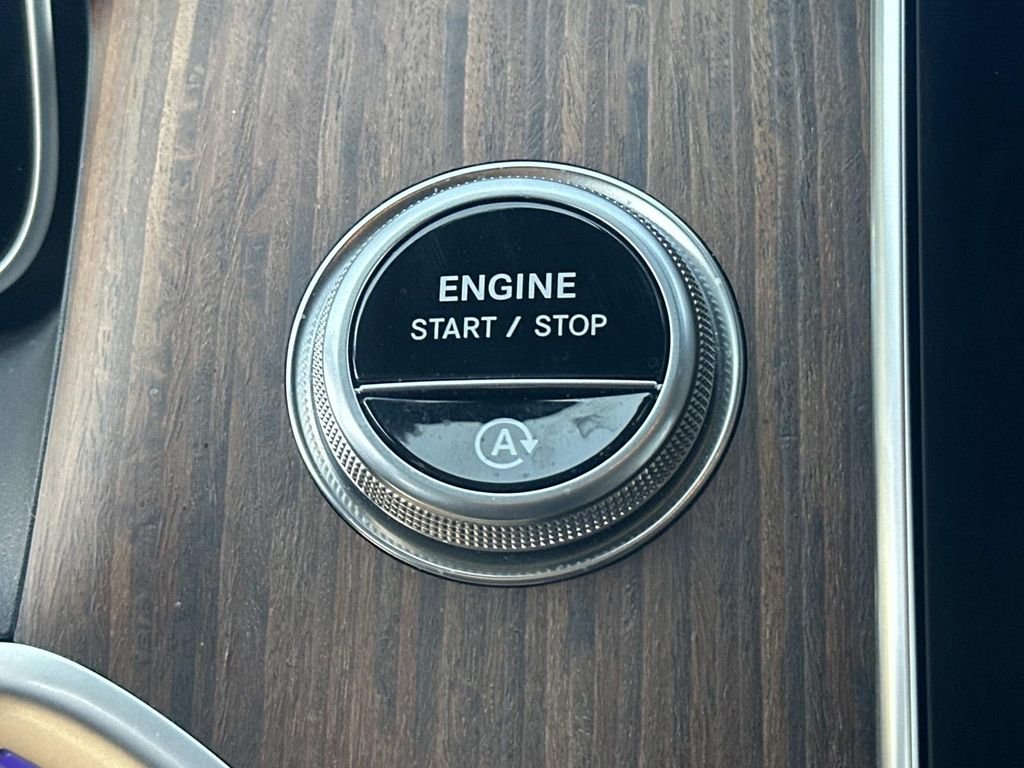 Certified Used 2023  Mercedes-Benz GLC 300 image 26