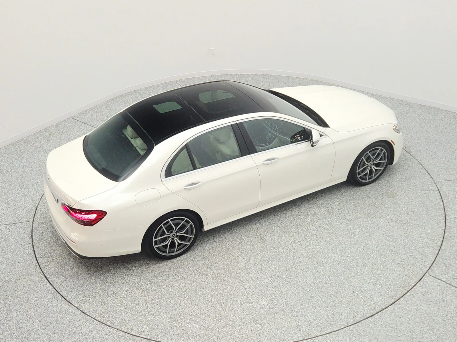 Used 2022 MANUFAKTUR Diamond White Mercedes-Benz E 350 RWD Sedan image 27