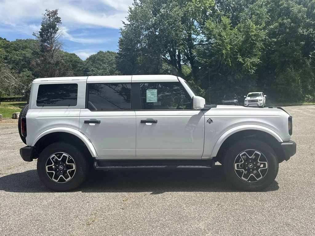 New 2026 White Ford Outer Banks image 4