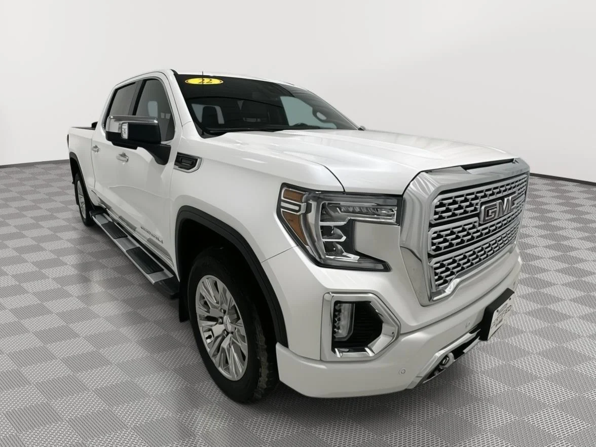 Used 2022 WHITE FROST TRICOAT GMC Denali image 7