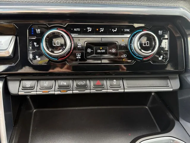 Used 2024 White GMC Denali image 18
