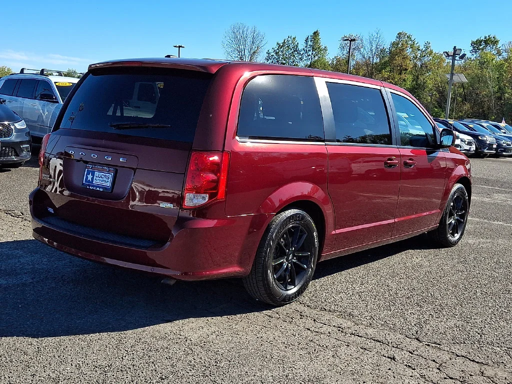 Used 2019 Red Dodge SXT image 12
