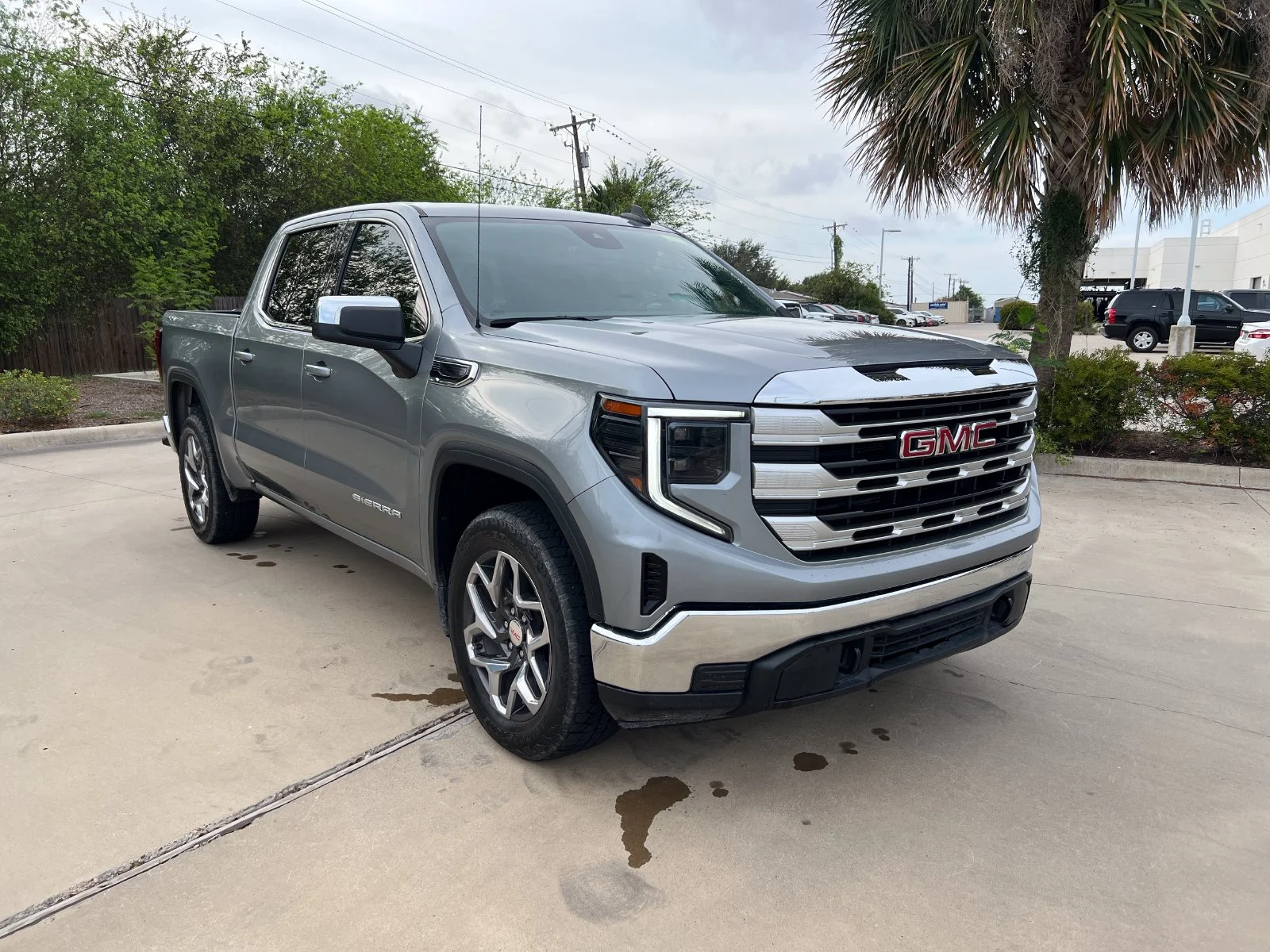 Used 2023 Silver GMC SLE image 9