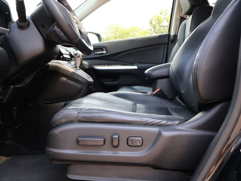 Used 2016  Honda Touring image 31
