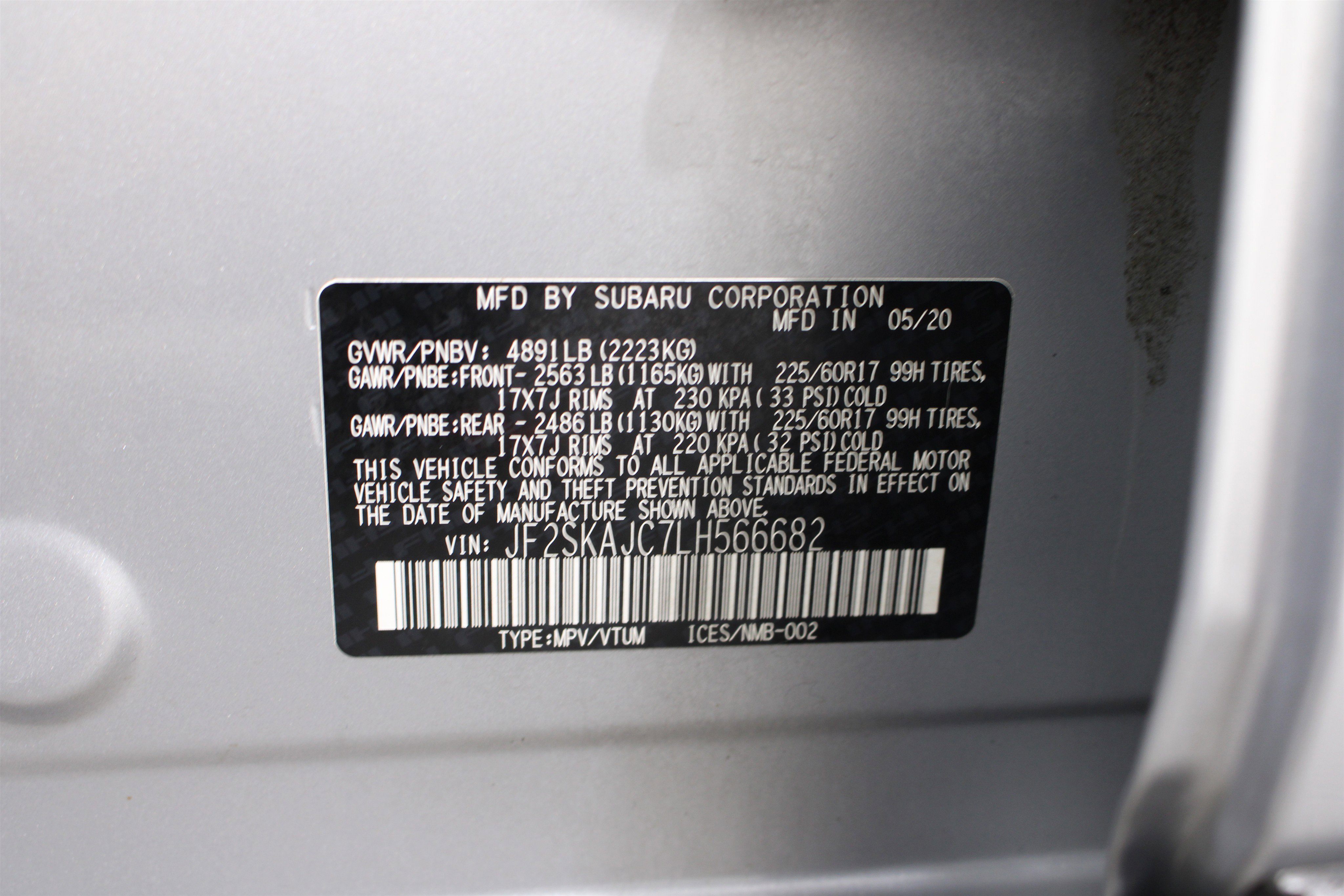 Used 2020 Ice Silver Metallic Subaru Premium image 39