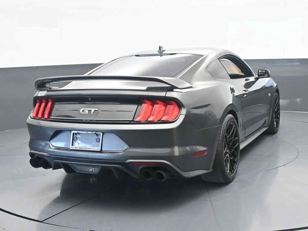 Used 2020 Magnetic Ford GT Premium image 5