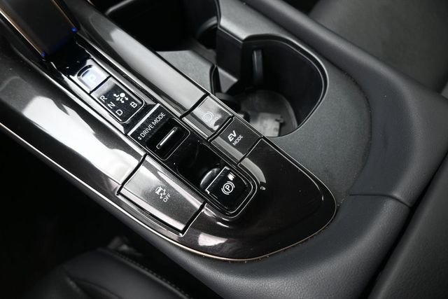 Used 2025  Toyota XLE image 8