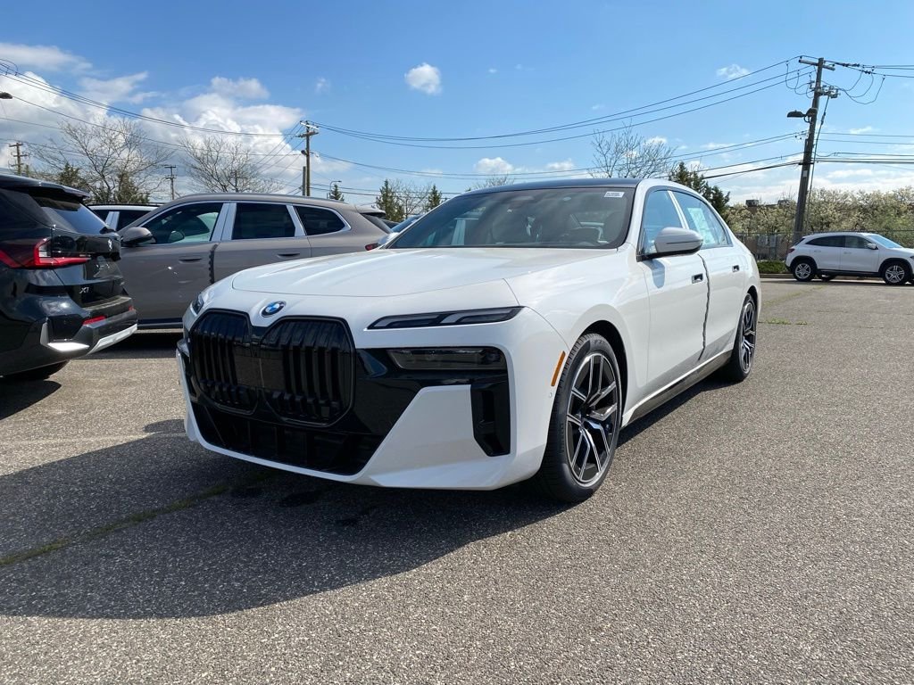 2026 BMW 7 Series 740i xDrive Sedan's photo
