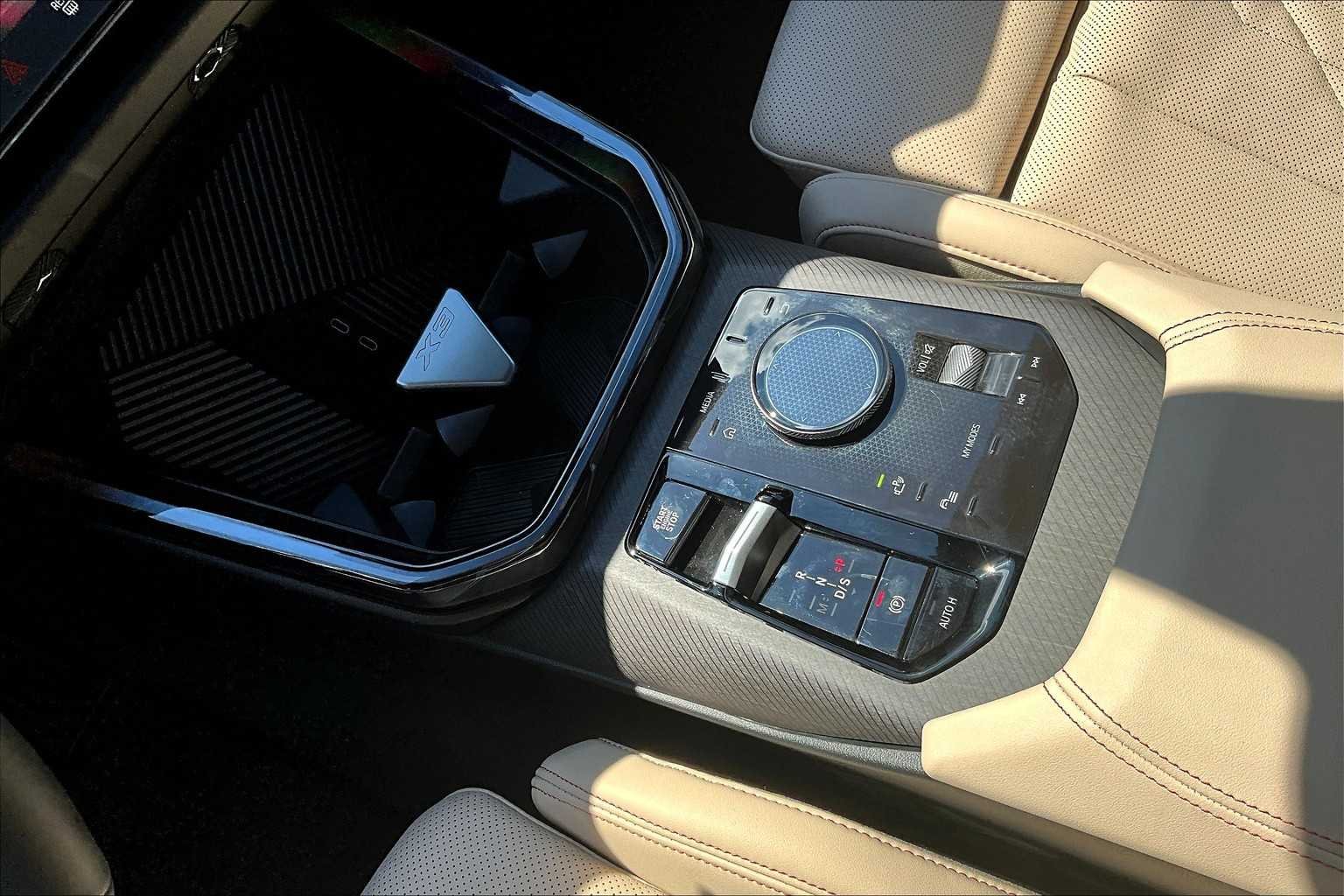 New 2026 Mineral White Metallic BMW 30 xDrive image 8