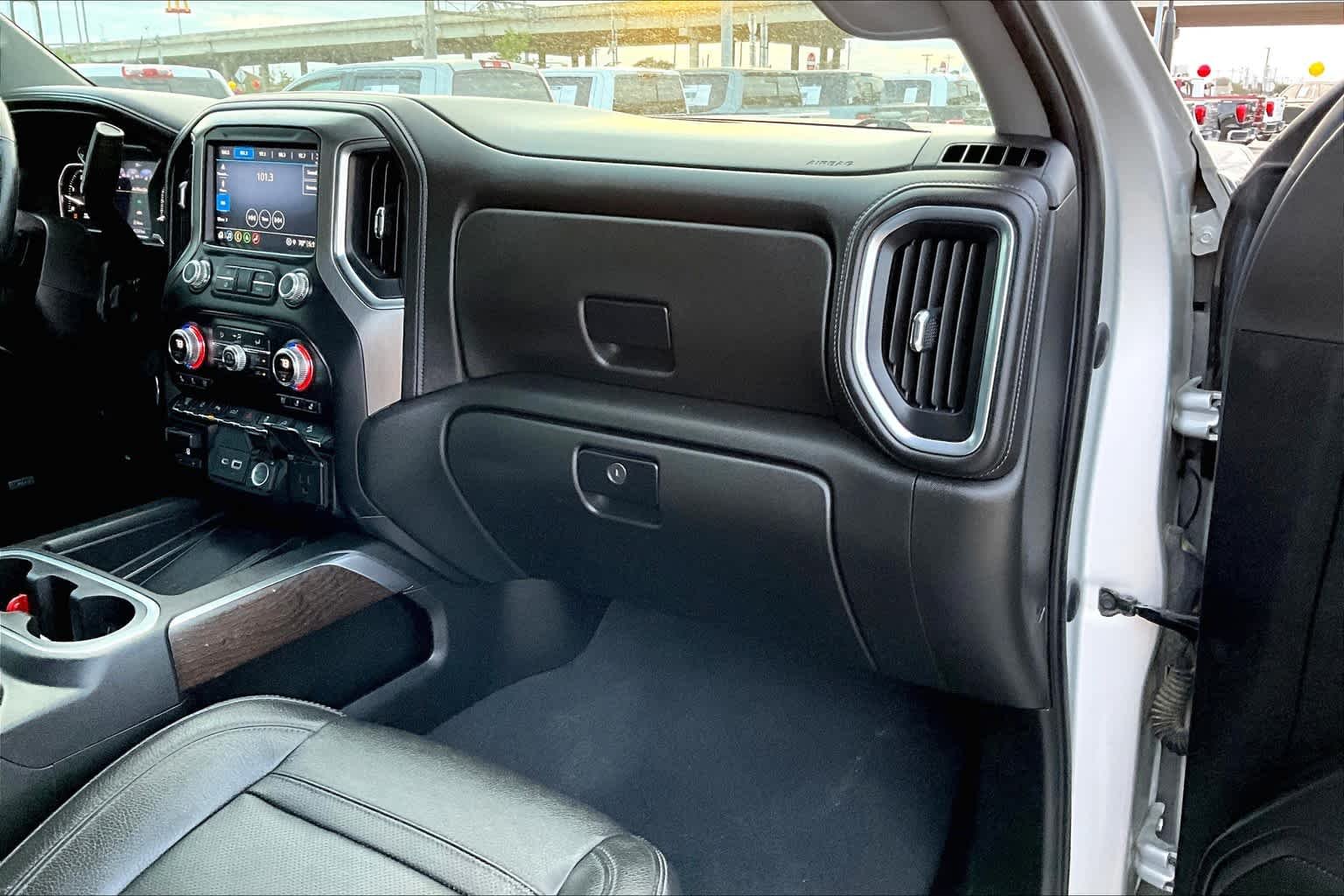 Used 2022 Quicksilver Metallic GMC Denali image 17