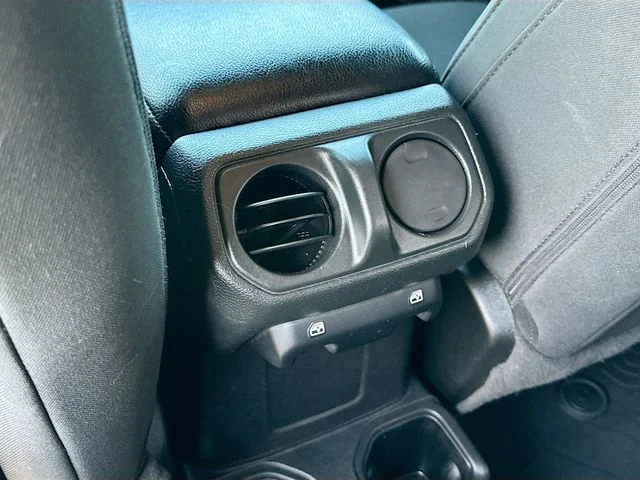 Used 2022 White Jeep Unlimited Sport S image 24