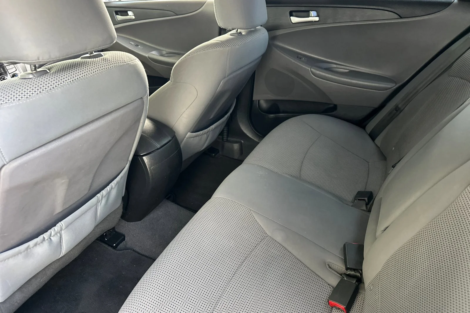 Used 2014 Harbor Gray Metallic Hyundai GLS image 12