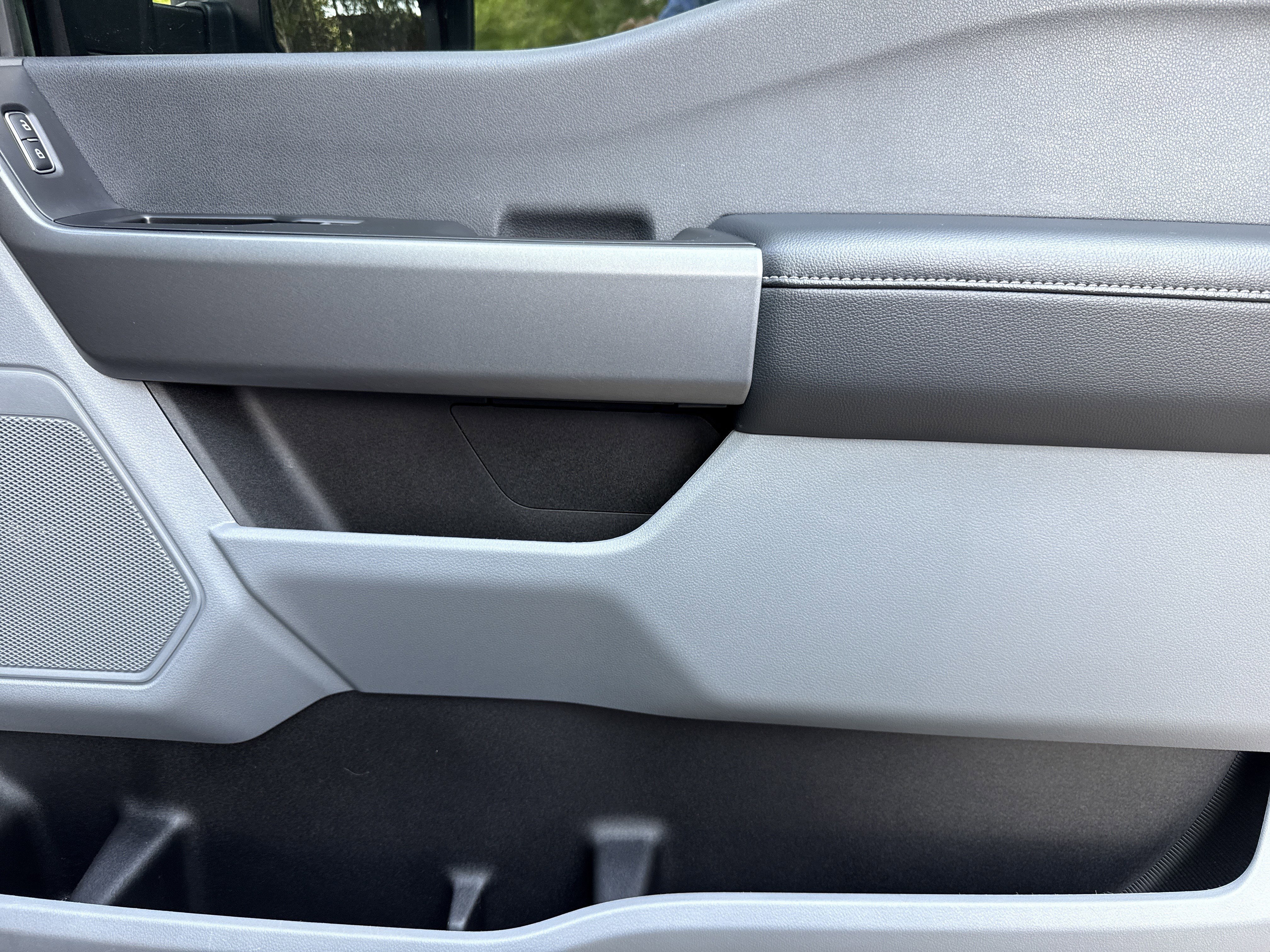 Used 2025 Gray Metallic Ford XLT image 15