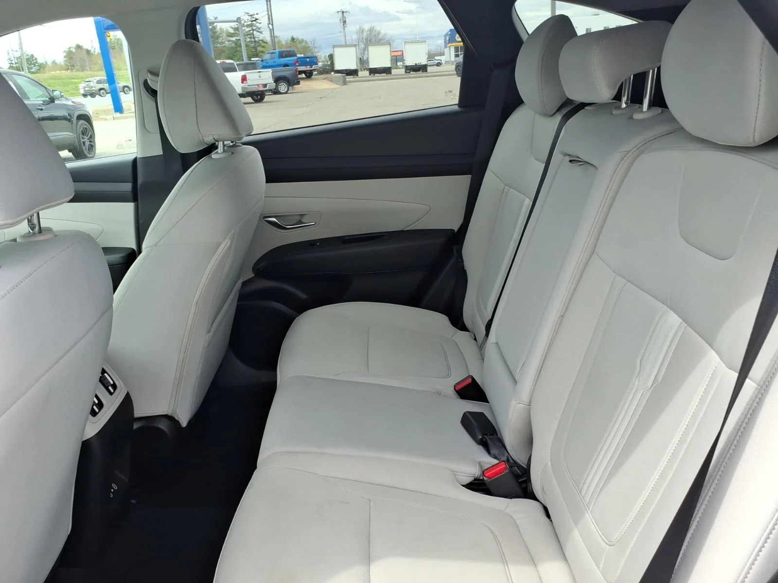 Used 2025 Red Hyundai SEL image 15
