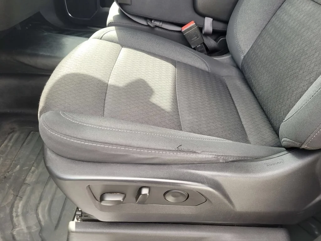 Used 2024 Summit White Chevrolet LT image 16