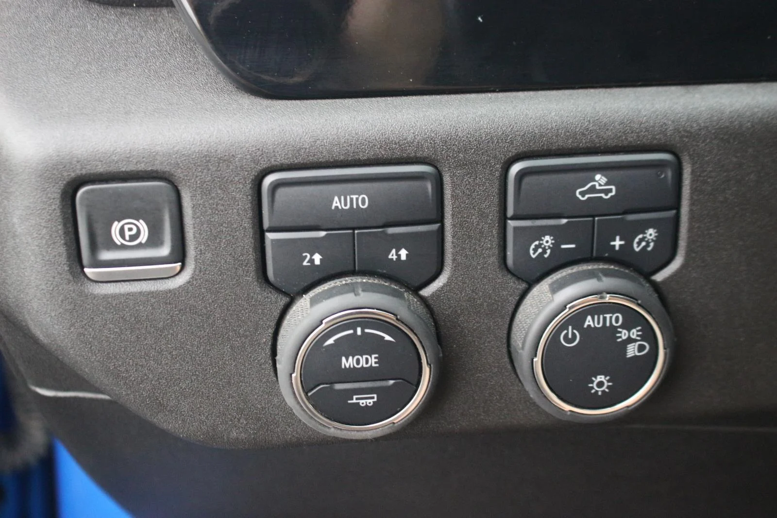 Used 2025 Riptide Blue Metallic Chevrolet LT image 31