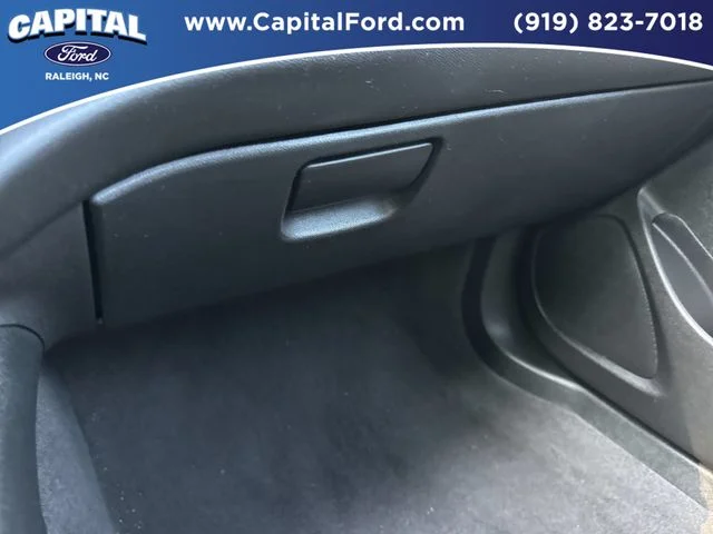 Used 2021 Red Chevrolet RS image 27